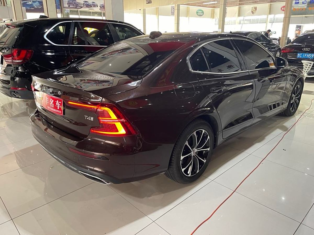 沃爾沃 S60L  2020款 T4 智逸豪華版圖片