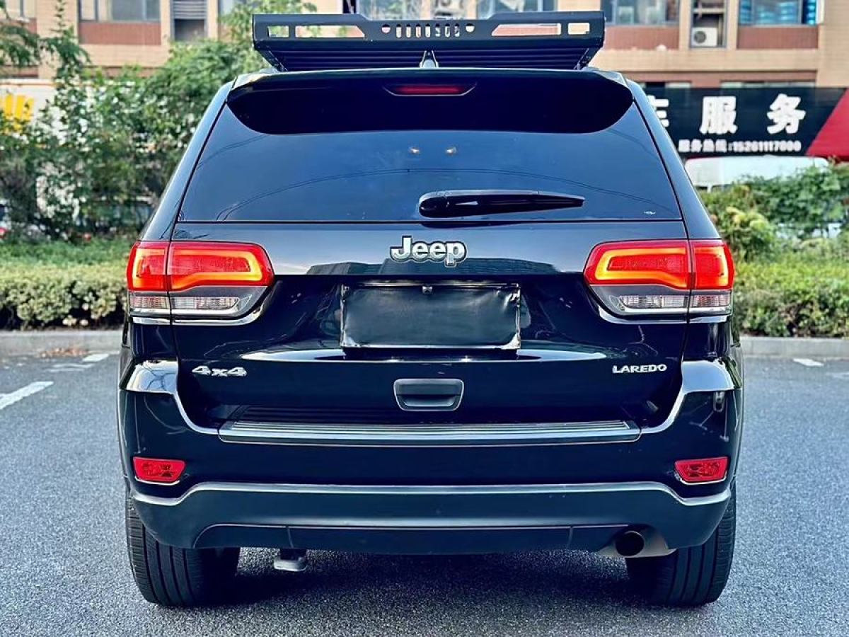 2013年10月Jeep 大切諾基  2014款 3.6L 舒適導(dǎo)航版