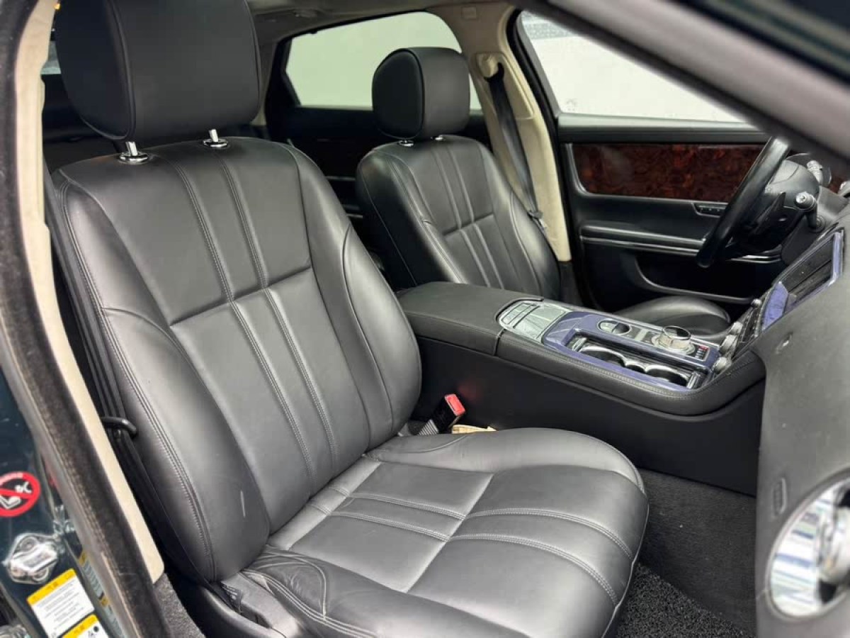 捷豹 XJ  2012款 XJL 3.0 全景商務(wù)版圖片