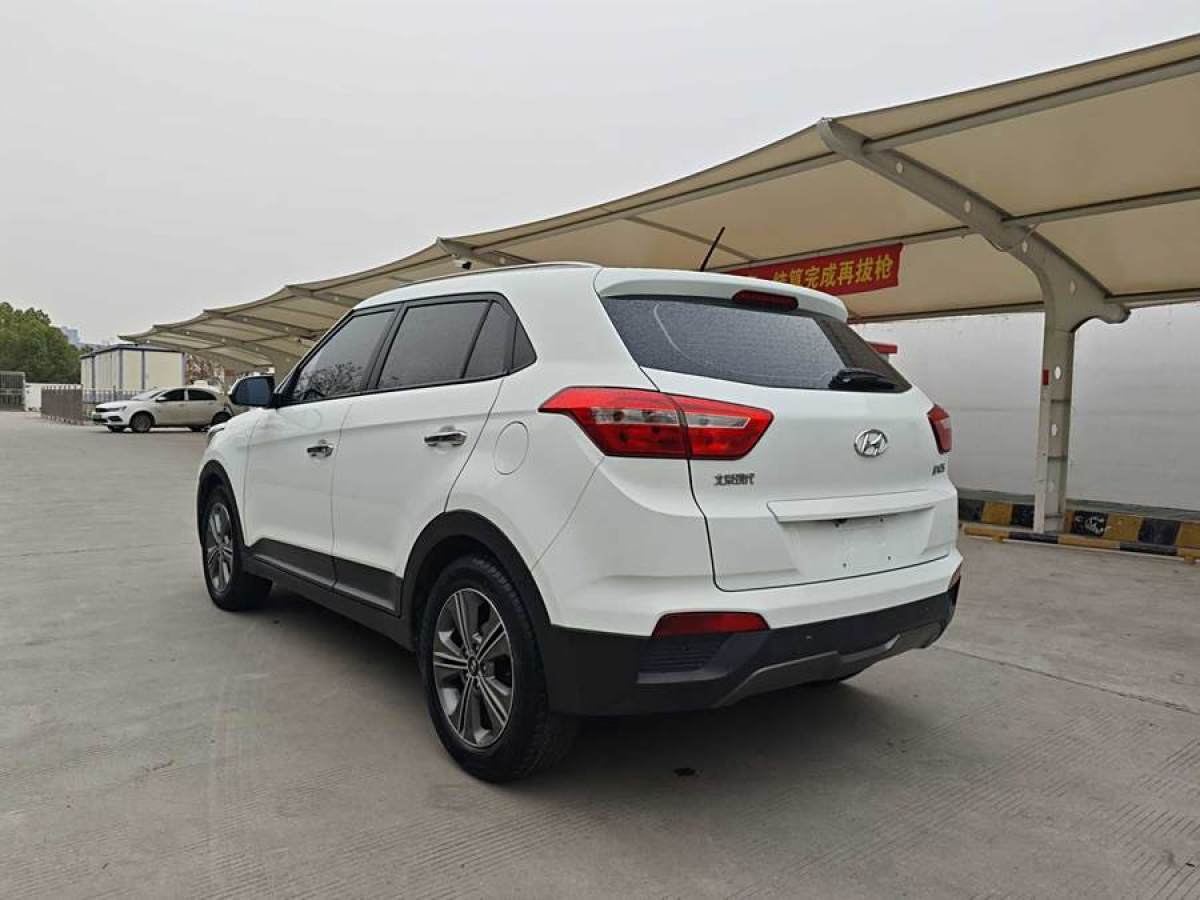 現(xiàn)代 ix25  2015款 1.6L 自動兩驅(qū)智能型GLS圖片