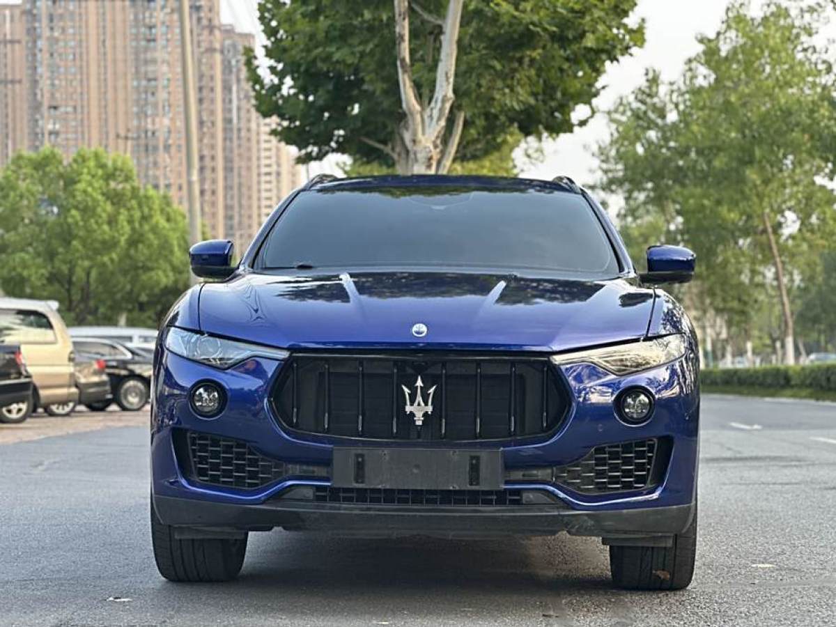 瑪莎拉蒂 Levante  2019款 3.0T 350Hp 標(biāo)準(zhǔn)版 國(guó)VI圖片