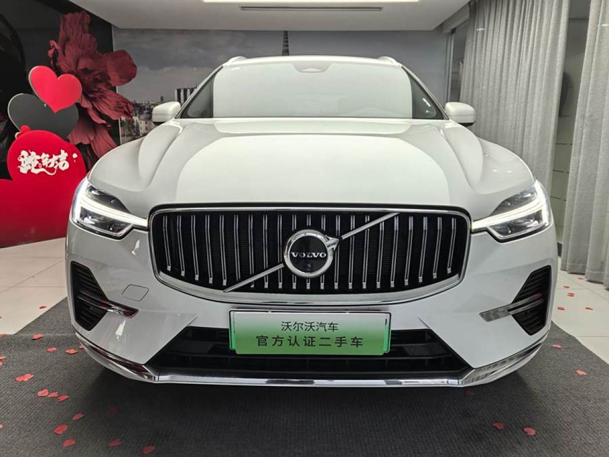 2024年6月沃爾沃 XC60新能源  2024款 T8 插電混動 長續(xù)航四驅(qū)智遠(yuǎn)豪華版