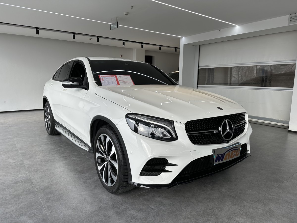 奔馳 奔馳GLC  2022款 改款 GLC 260 4MATIC 轎跑SUV圖片