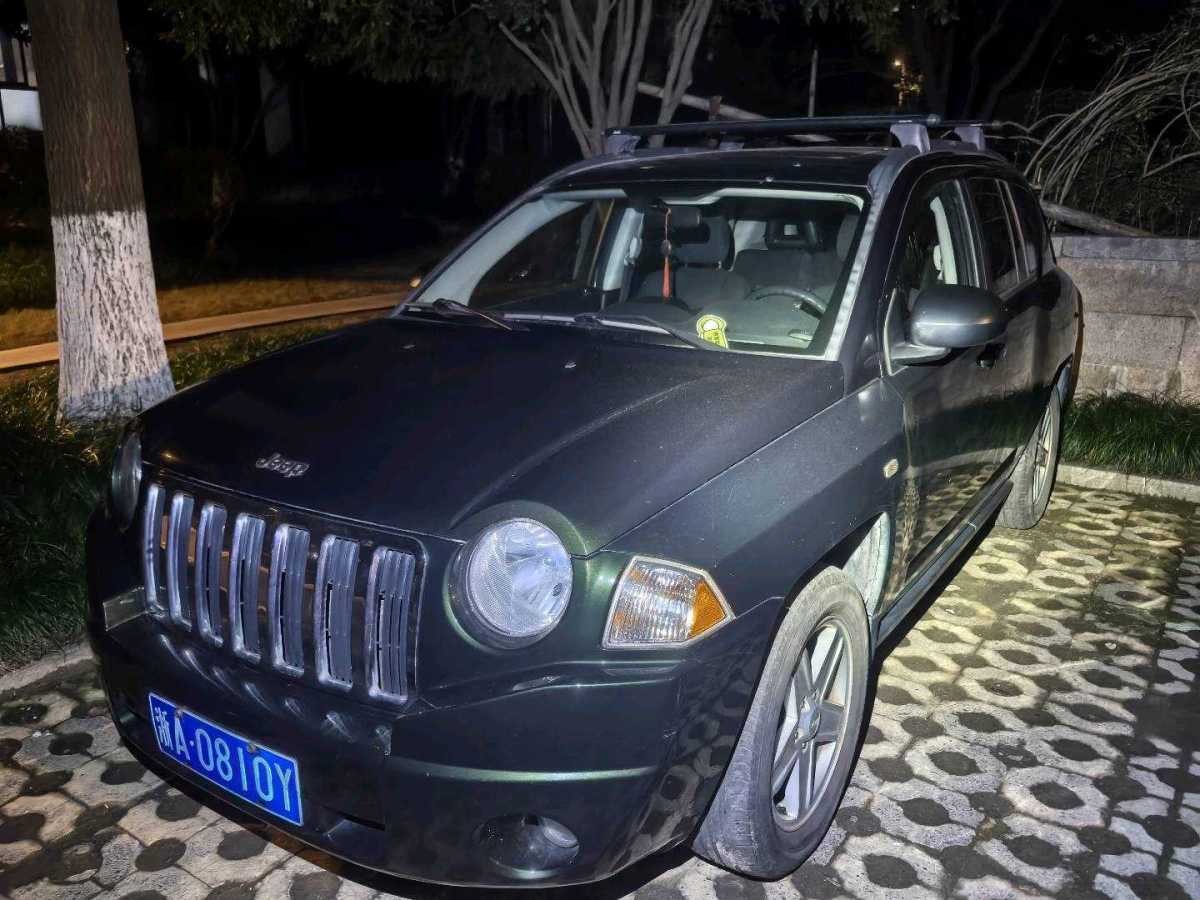 Jeep 指南者  2010款 2.4L 四驅(qū)運動版圖片