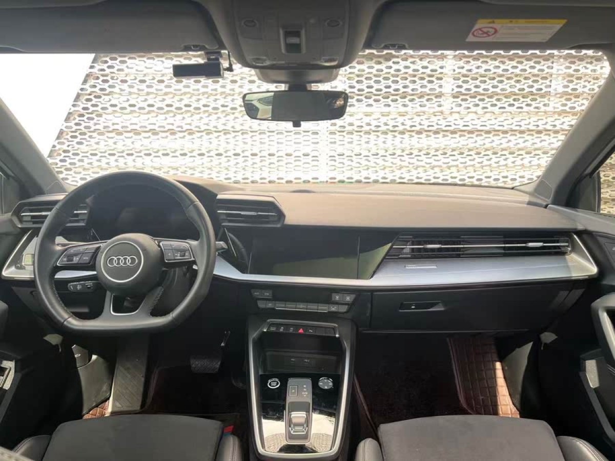 奧迪 奧迪A3  2023款 A3L Limousine 35 TFSI 豪華運動型圖片