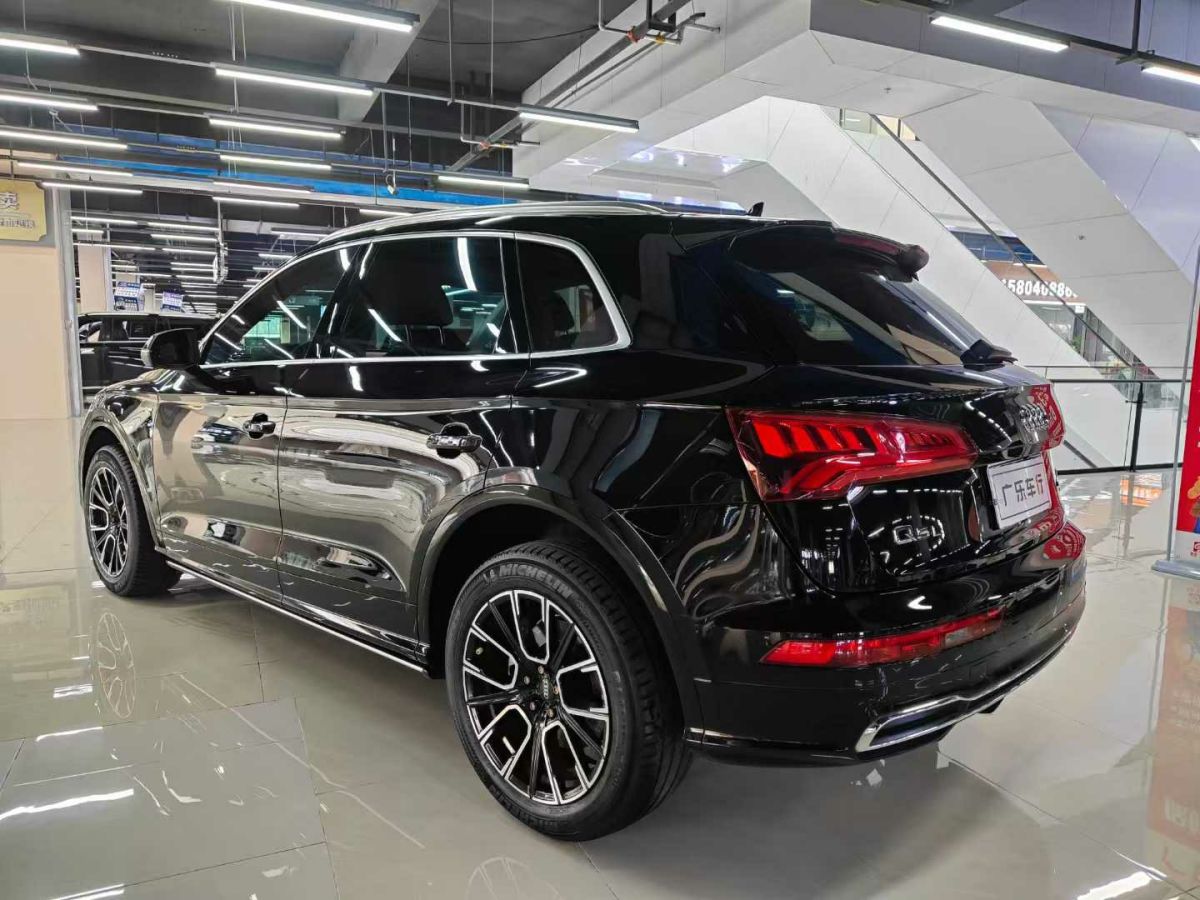 奧迪 奧迪Q3  2019款  35 TFSI 時(shí)尚動(dòng)感型圖片