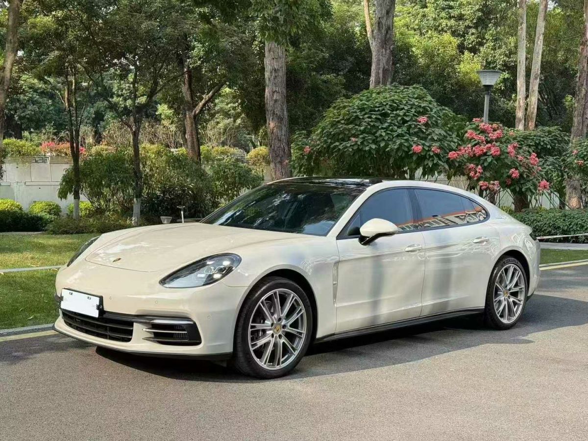 保時(shí)捷 Panamera 圖片