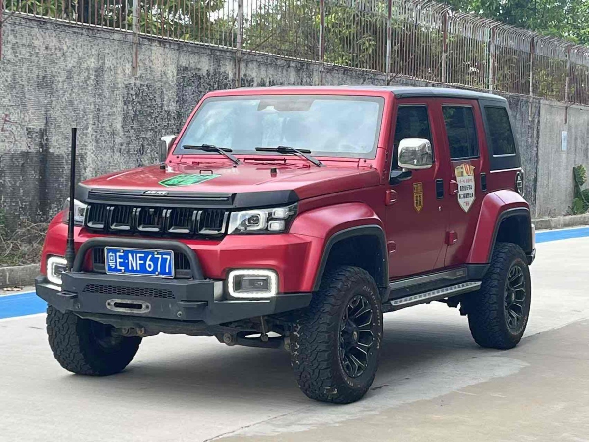 2023年5月北京 BJ40  2023款 2.0D 自動(dòng)四驅(qū)刀鋒英雄版?zhèn)b客型