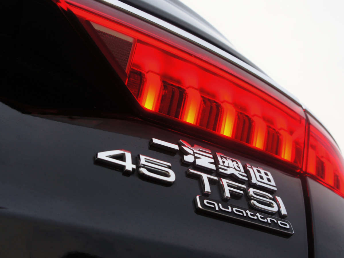 奧迪 奧迪A6L  2024款 45 TFSI 臻選動感型圖片