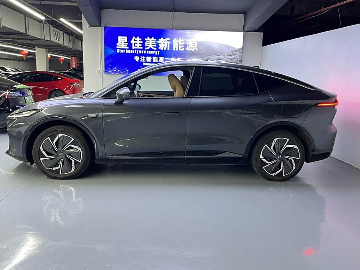 2022年12月R汽車 飛凡R7  2022款 標(biāo)準(zhǔn)高階版