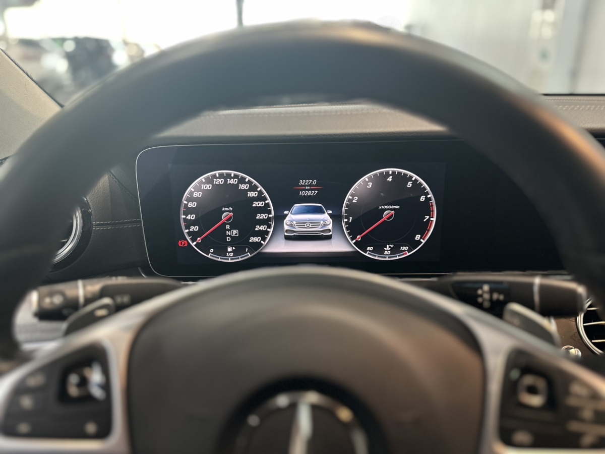 奔驰 奔驰E级  2018款 E 200 运动型图片