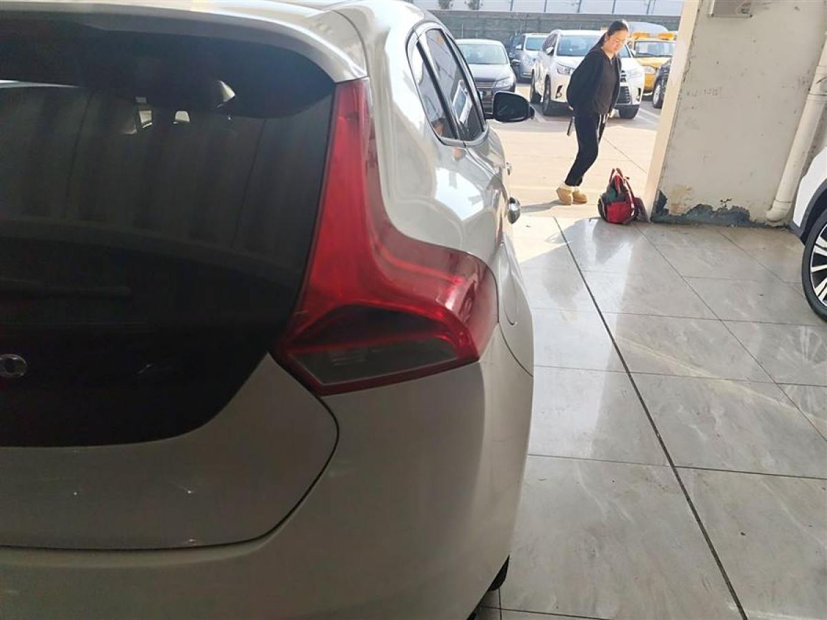 沃爾沃 V40  2015款 1.6T 智逸版圖片