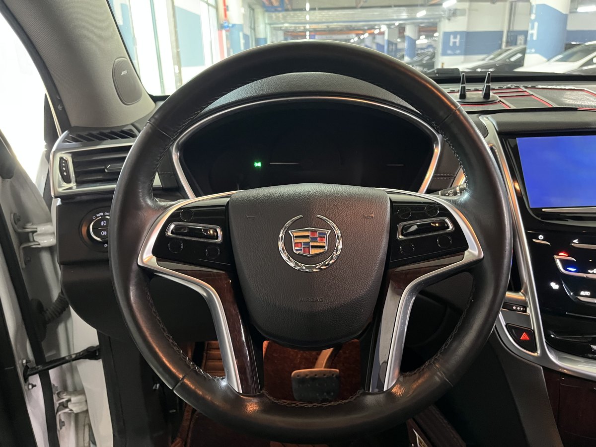 凱迪拉克 SRX  2014款 3.0L 領(lǐng)先型圖片