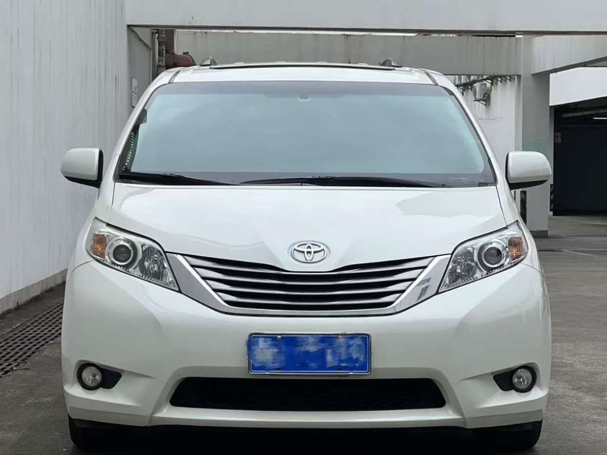 豐田 塞納  2015款 3.5L 兩驅(qū)LE圖片