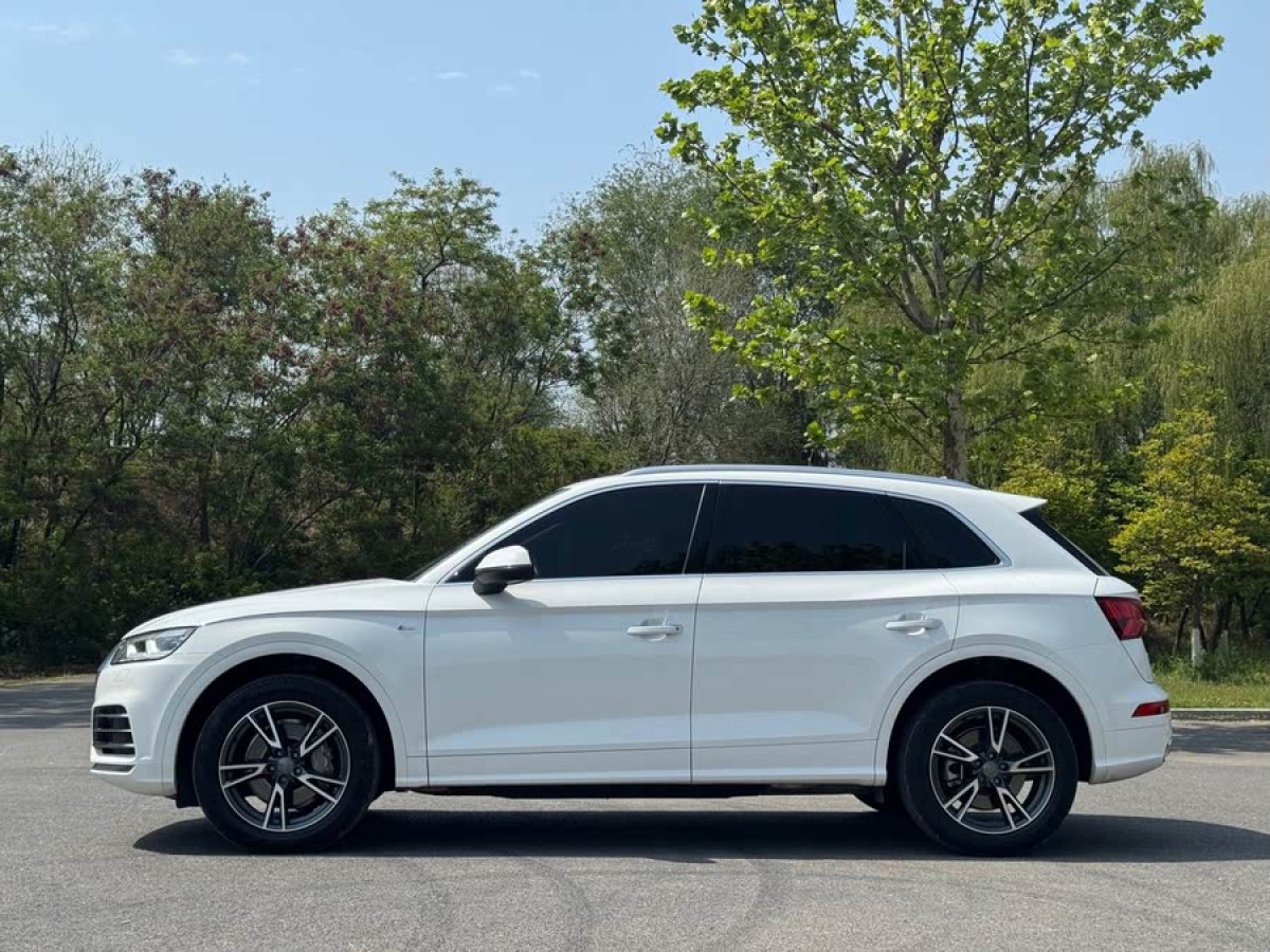 奧迪 奧迪Q5L  2020款 改款 40 TFSI 榮享時(shí)尚型圖片