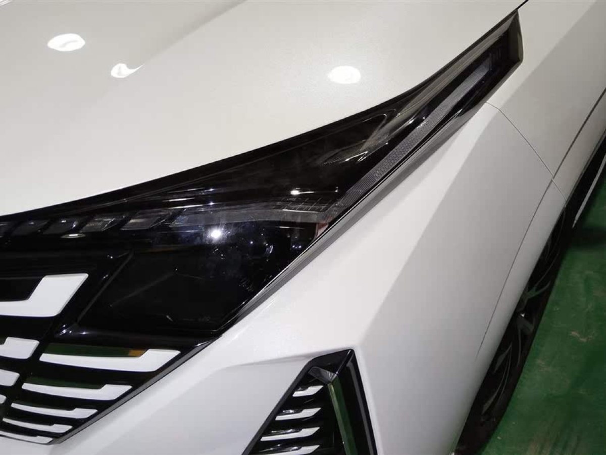 長安 長安UNI-Z新能源  2024款 藍(lán)鯨智電iDD 125km 超越型圖片