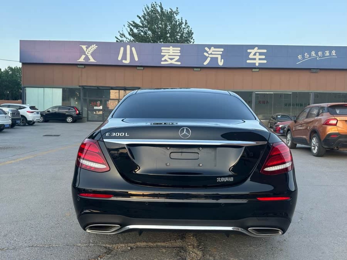 奔馳 奔馳E級(jí)  2019款 改款 E 300 L 運(yùn)動(dòng)豪華型圖片
