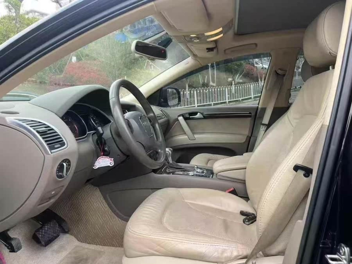 奧迪 奧迪Q7  2012款 3.0 TDI 領(lǐng)先型圖片