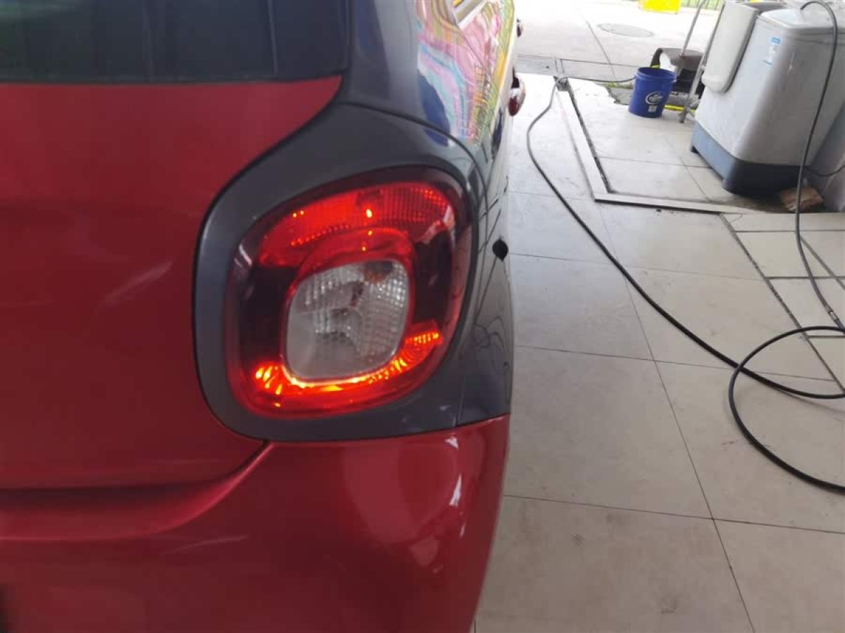 smart forfour  2016款 0.9T 66千瓦先鋒版圖片