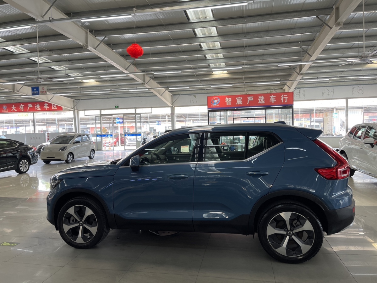 沃爾沃 沃爾沃XC40  2023款 B4 四驅(qū)智遠(yuǎn)豪華版圖片