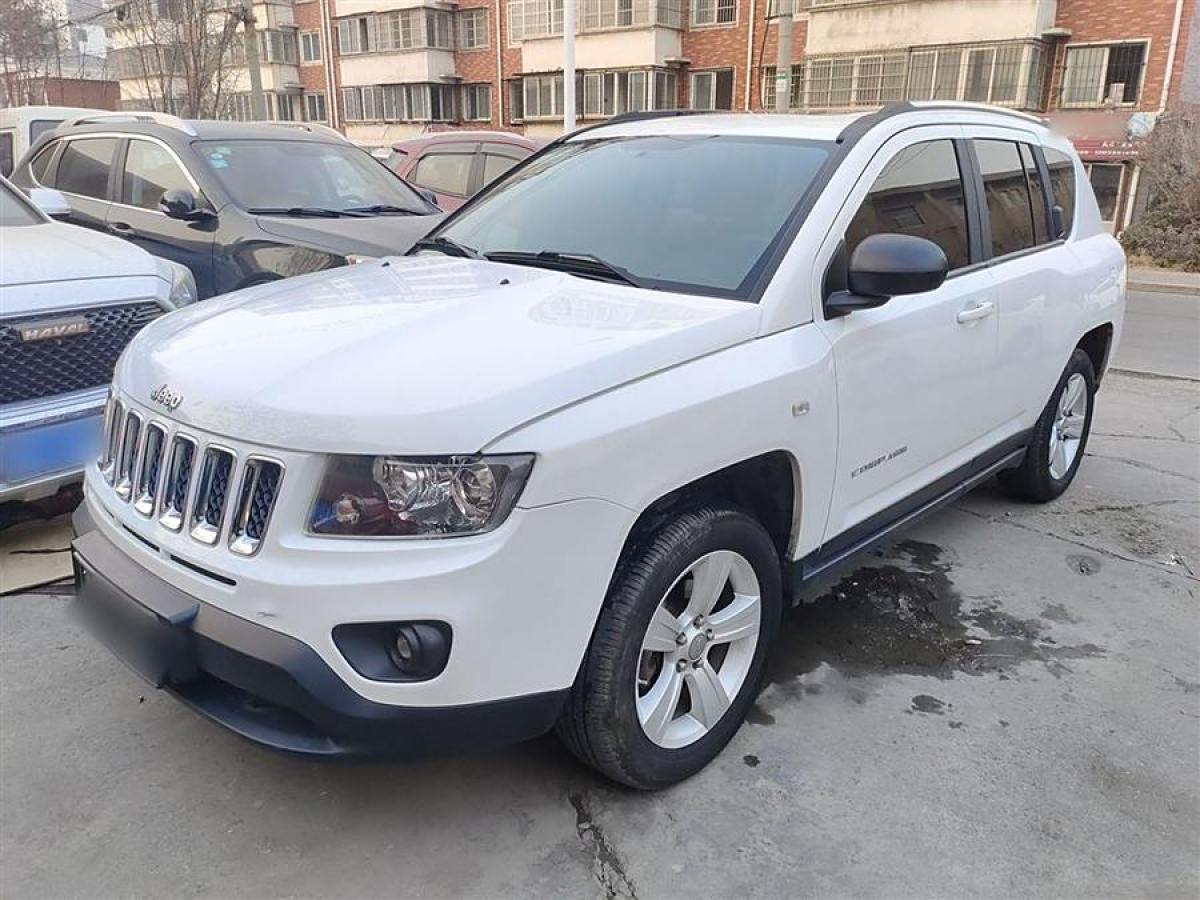 Jeep 指南者  2014款 2.0L 兩驅(qū)運(yùn)動版圖片