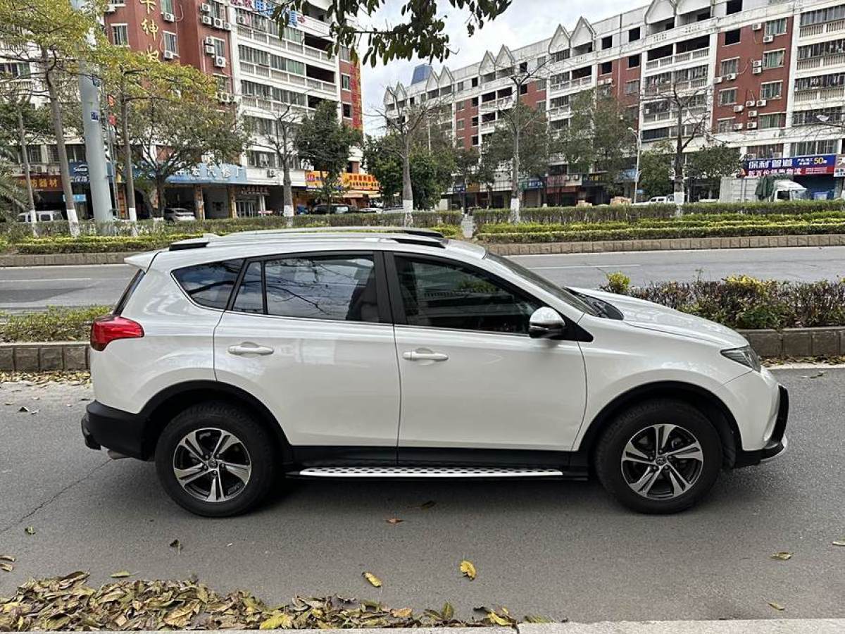 豐田 RAV4榮放  2015款 2.0L CVT兩驅(qū)風(fēng)尚版圖片