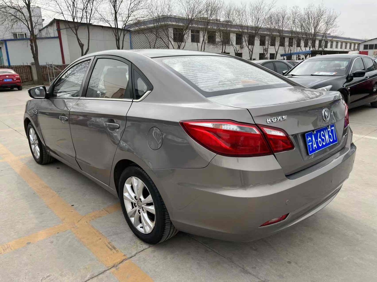 長(zhǎng)安 逸動(dòng)  2014款 1.6L 手動(dòng)尊貴型圖片