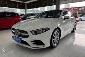 奔馳A級(jí) 奔馳 改款 A 200 L 運(yùn)動(dòng)轎車(chē)時(shí)尚型