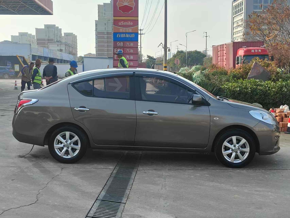 日產(chǎn) 陽(yáng)光  2011款 1.5XL CVT豪華版圖片