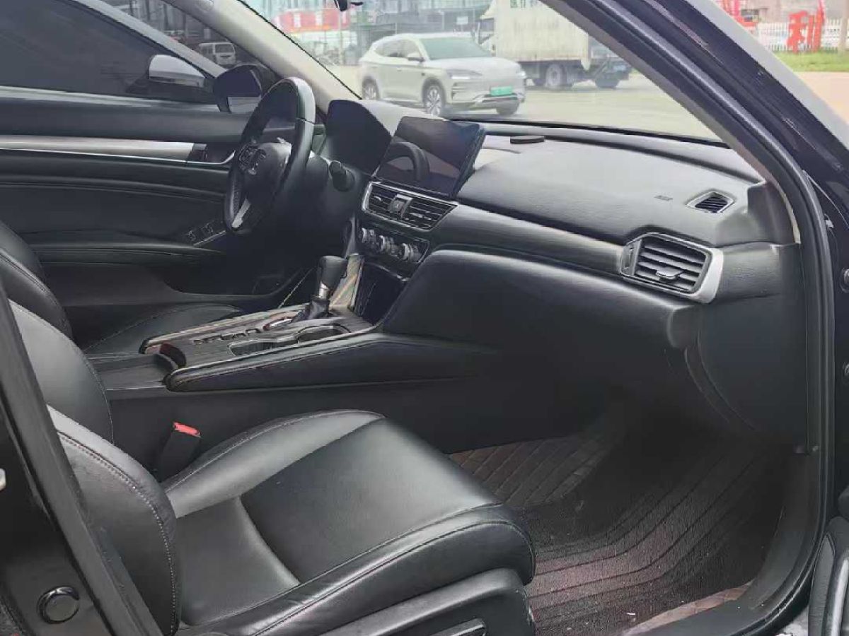 英菲尼迪 Q50L  2020款 2.0T 30周年限量版圖片
