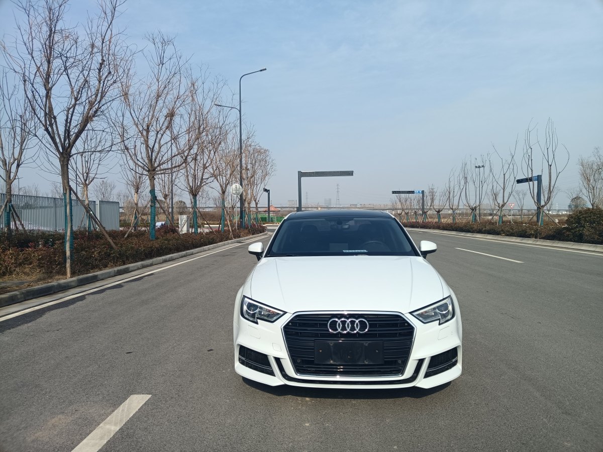 奧迪 奧迪A3  2018款 30周年年型 Sportback 35 TFSI 時尚型圖片