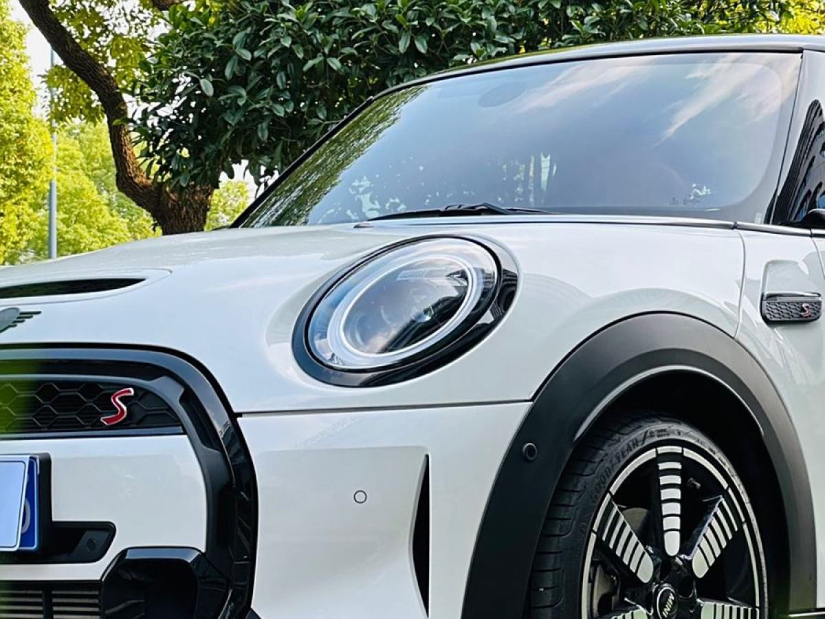 2023年8月MINI MINI  2023款 改款 2.0T COOPER S 藝術(shù)家