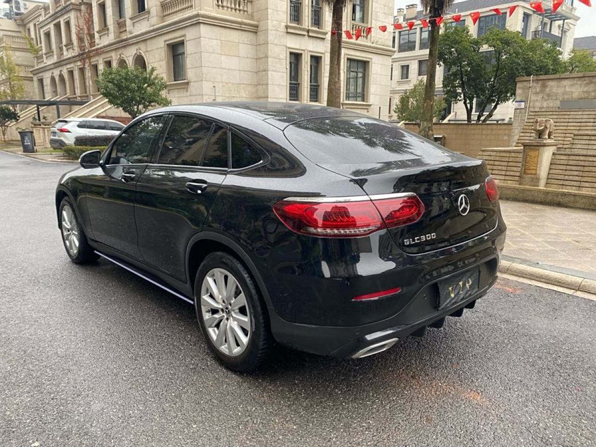 奔馳 奔馳GLC  2021款 GLC 260 4MATIC 轎跑SUV圖片