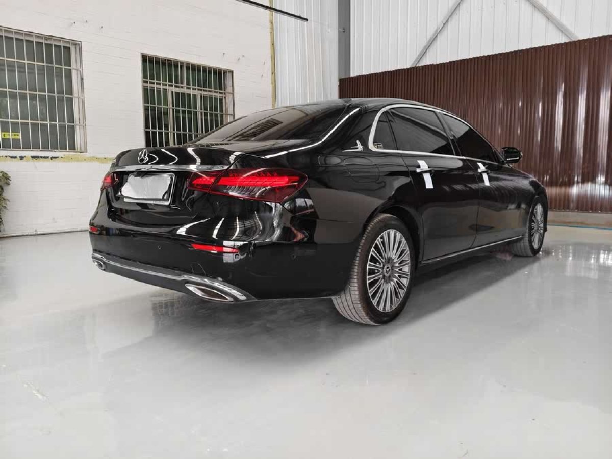 奔馳 奔馳E級  2021款 改款 E 300 L 時尚型圖片