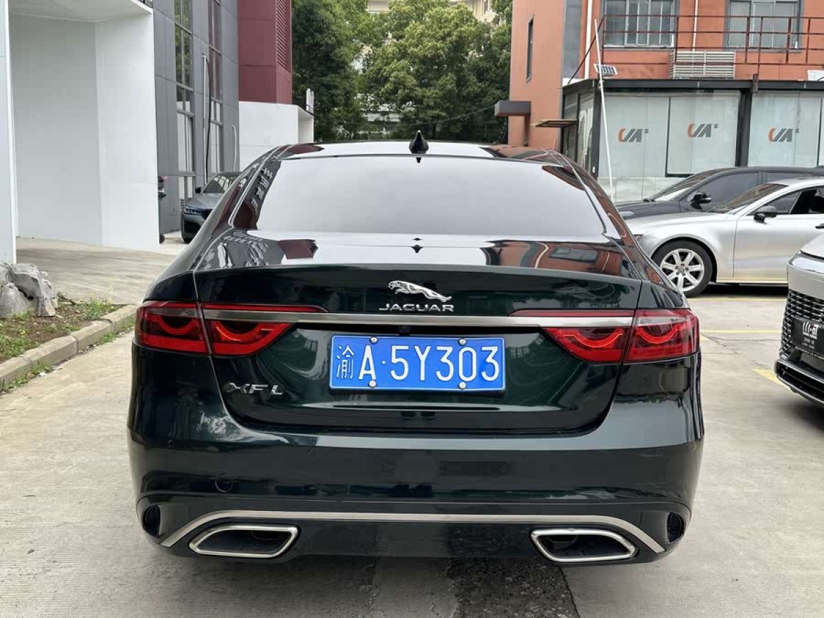 捷豹 XFL  2023款 XFL 2.0T P250 兩驅(qū)精英運動版圖片