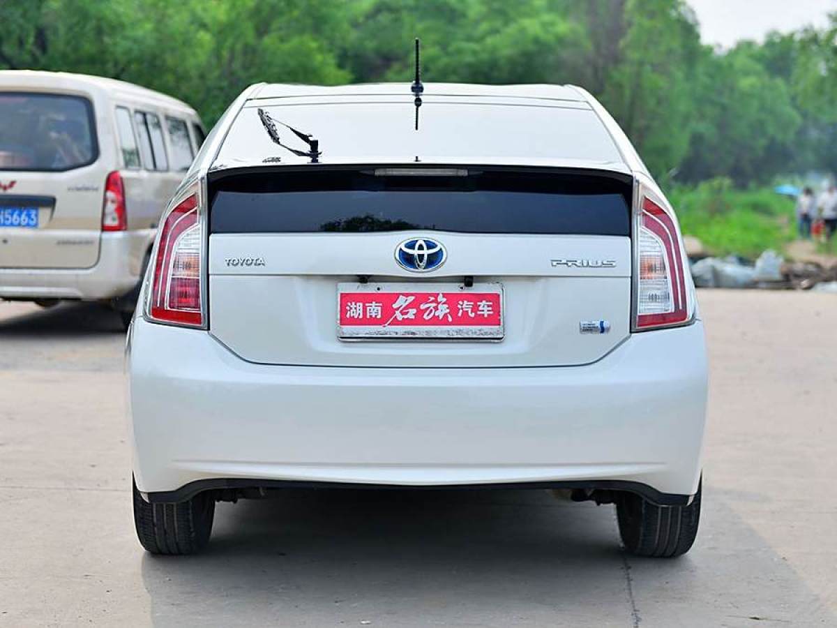 2015年3月豐田 普銳斯  2012款 1.8L 標(biāo)準(zhǔn)版