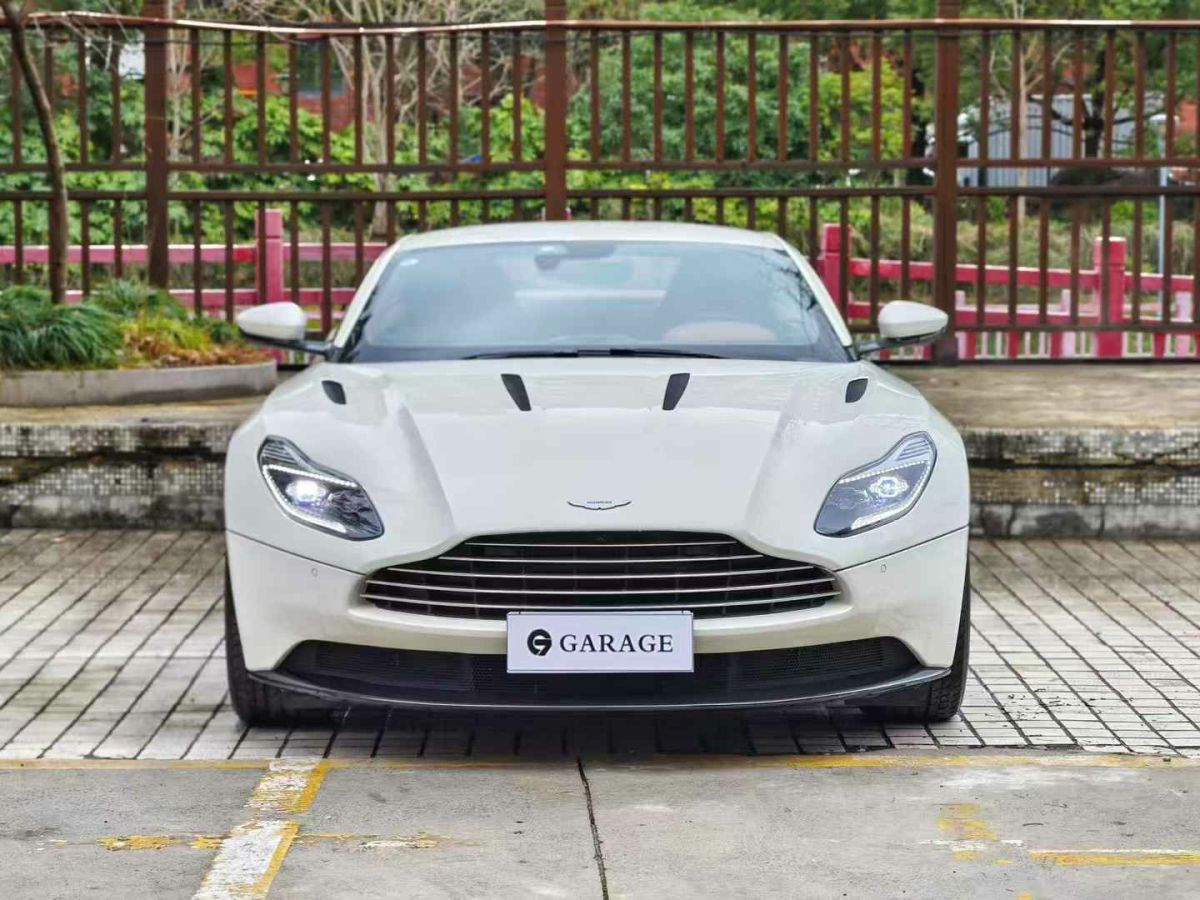 阿斯頓·馬丁 V8 Vantage  2018款 4.0T V8圖片