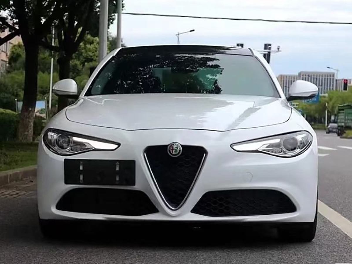 阿爾法·羅密歐 Giulia  2017款 2.0T 280HP 豪華版圖片