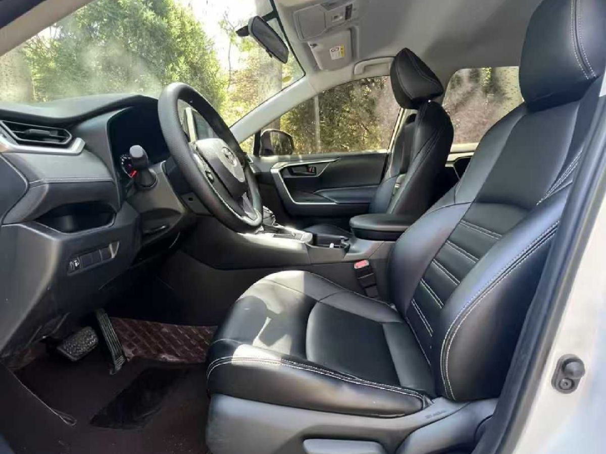 豐田 威蘭達  2022款 2.0L CVT兩驅(qū)尊貴版圖片