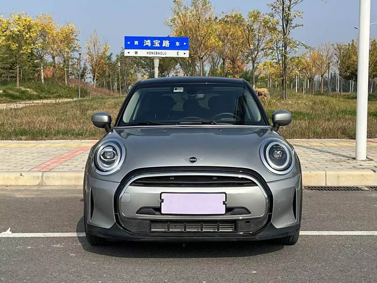 2023年4月MINI MINI  2023款 改款 1.5T COOPER 藝術(shù)家 五門版