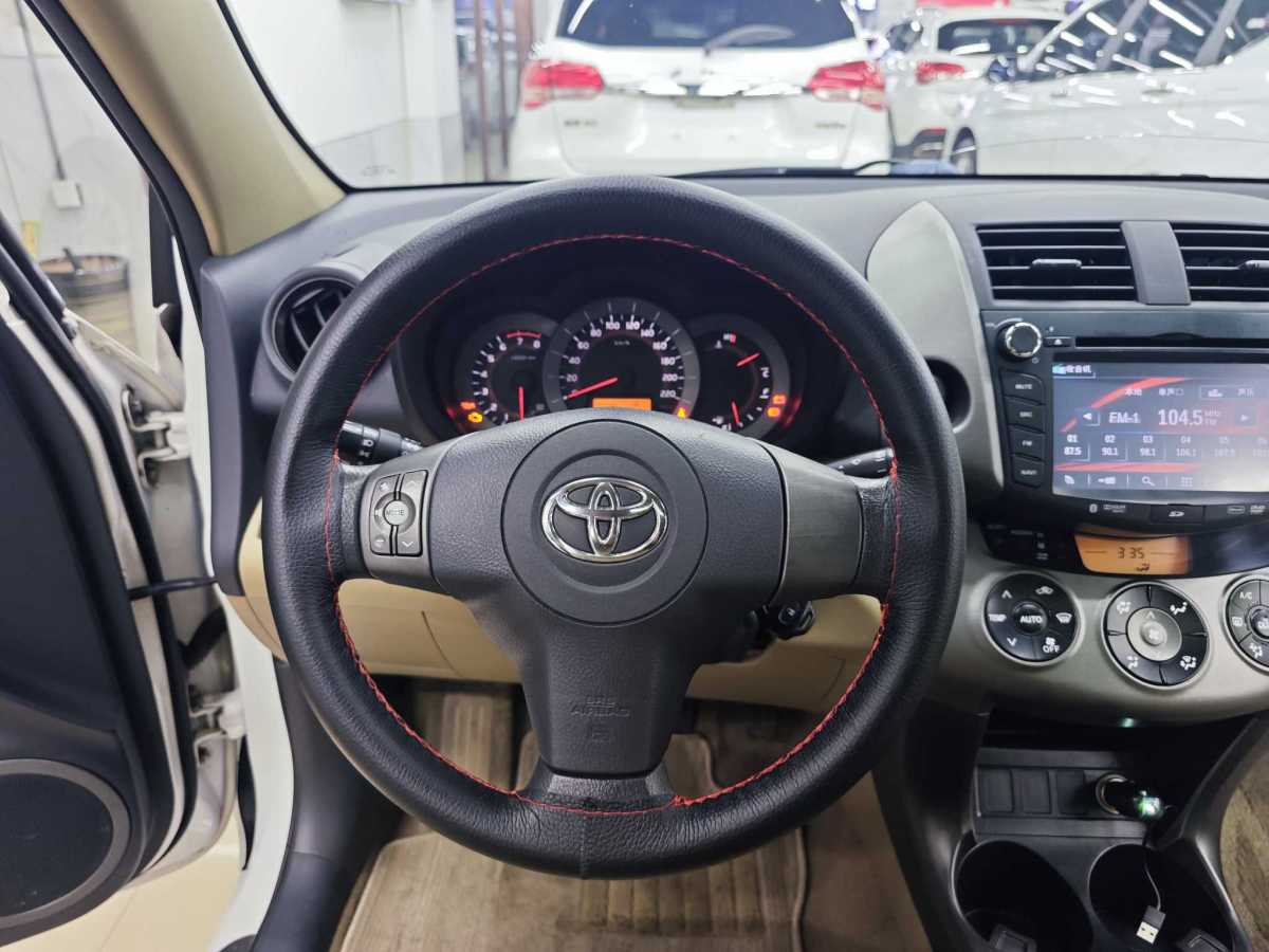 2012年5月豐田 RAV4  2018款 榮放 2.0L CVT四驅(qū)新銳版