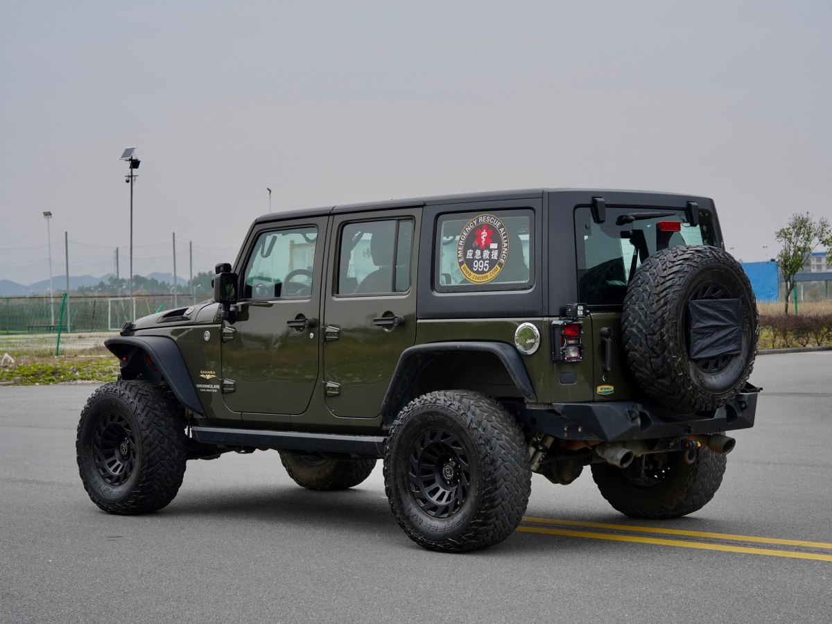 Jeep 牧馬人  2015款 3.0L Sahara 四門舒享版圖片