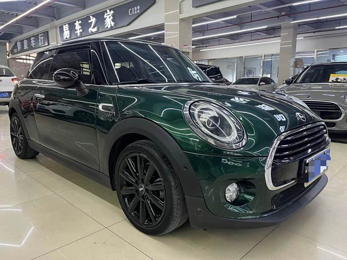 MINI COUNTRYMAN  2018款 1.5T COOPER 藝術(shù)家圖片