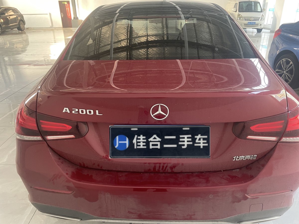 奔馳 奔馳A級(jí)  2021款 A 200 L 運(yùn)動(dòng)轎車(chē)時(shí)尚型圖片