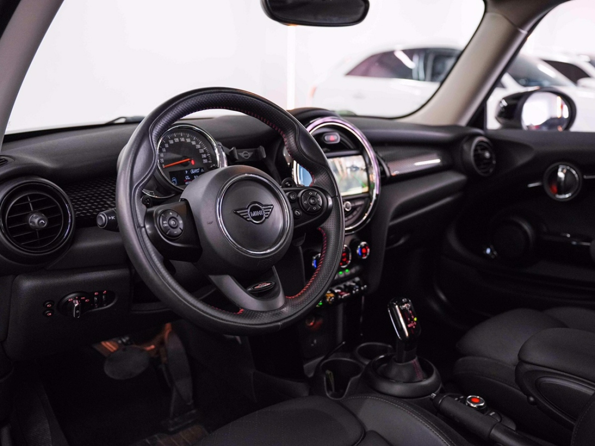 MINI MINI  2020款 2.0T COOPER S 經(jīng)典派圖片