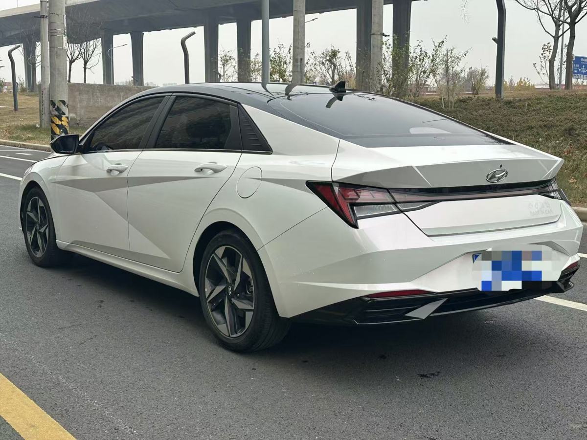 現(xiàn)代 伊蘭特  2021款 1.5L LUX尊貴版圖片