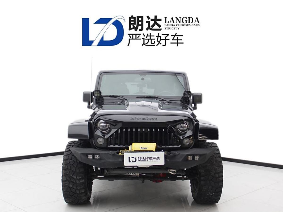 Jeep 牧馬人  2015款 3.0L Sahara 四門版圖片