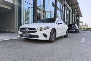 奔馳A級(jí) 奔馳 改款 A 200 L 運(yùn)動(dòng)轎車動(dòng)感型