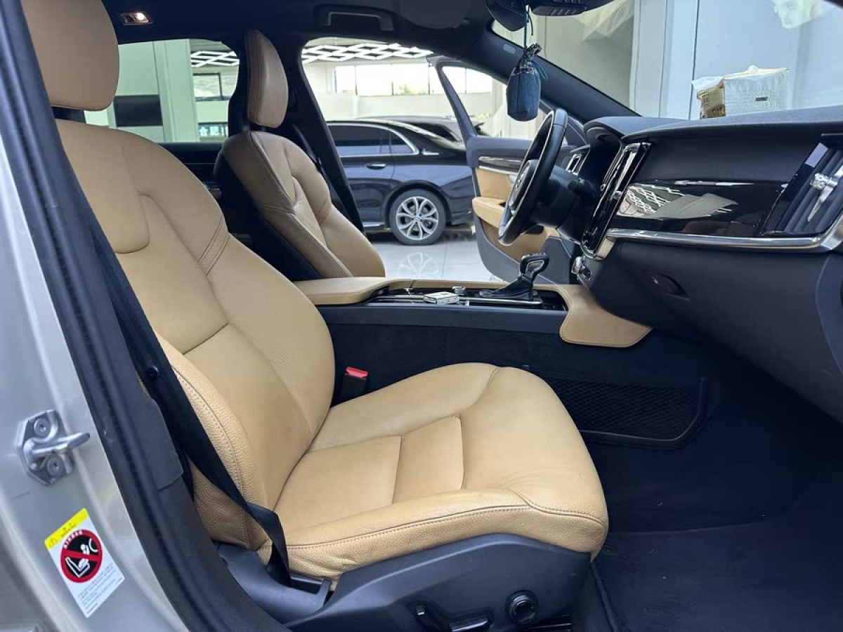 沃爾沃 S90  2018款 T4 智遠(yuǎn)版圖片