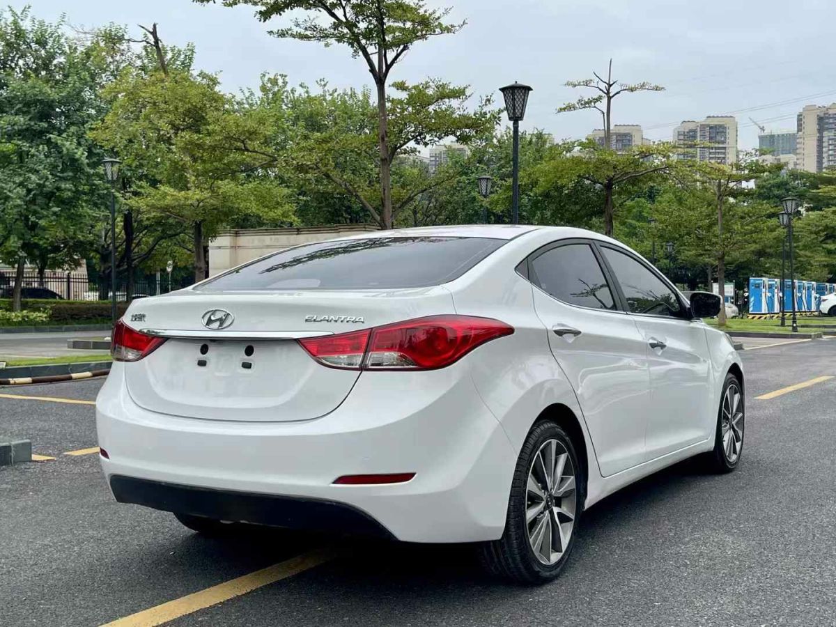 現(xiàn)代 朗動  2015款 1.6L 手動時尚型圖片